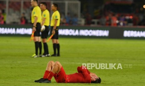 Ekspresi pemain timnas Indonesia Stefano Lilipaly seusai pertandingan melawan Thailand dalam Kualifikasi babak kedua Piala Dunia 2022 zona Asia di Stadion Gelora Bung Karno, Senayan, Jakarta, Selasa (10/9).