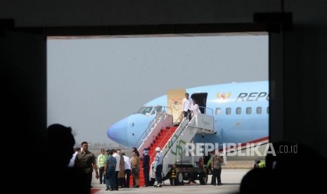 Presiden Kunjungi Yogyakarta International Airport. Presiden Joko Widodo bersama Ibu Iriana mendarat di Bandara Internasional Yogyakarta, Kulon Progo, Kamis (29/8/2019).