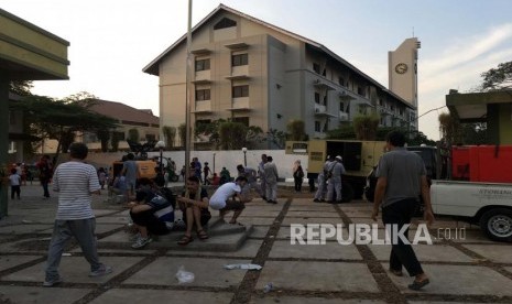 Suasana pengungsi para pencari suaka digedung eks kodim, Jakarta Barat, Jumat (12/7).