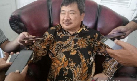  Bupati Garut Rudy Gunawan prihatin atas pencoretan calon terpilih anggota DPR RI dari Partai Gerindra Ervin Luthfi oleh KPU RI. 