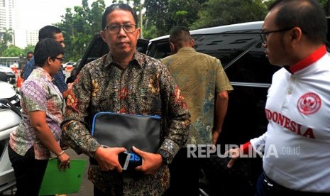 Plt Ketua Umum PSSI Joko Driyono tiba untuk menjalani pemeriksaan di Gedung Direktorat Reserse Kriminal Umum Polda Metro Jaya, Jakarta, Senin (18/2).