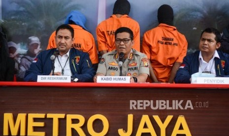 Kepala Bidang Humas Polda Metro Jaya Kombes Argo Yuwono menyampaikan keterangan pers terkait ungkap pembunuhan di Lebak Bulus, di Gedung Dit Reskrimum, Polda Metro jaya, Jakarta, Selasa (2/9/2019).