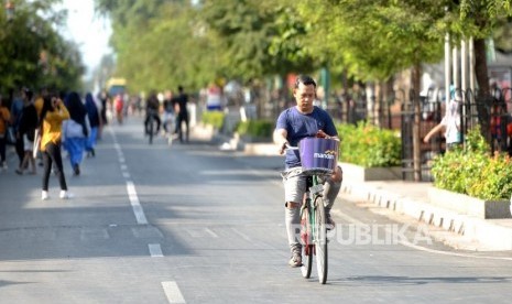 Jogjabike Ramai Disewa. Wisatawan menyewa sepeda Jogjabike di Malioboro, Yogyakarta, Selasa (1/10/2019).