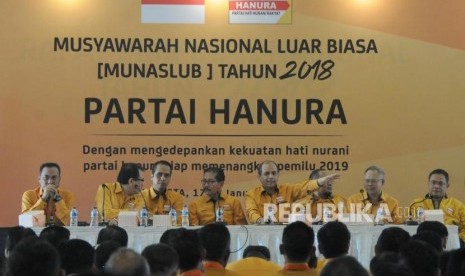 Munaslub Hanura. Ketua Umum Partai  Hanura Terpilih Marsekal Madya TNI (Purn) Daryatmo menghadiri Musyawarah Nasional Luar Biasa (Munaslub) Partai Hanura di Kantor DPP Partai Hanura, Cipayung Jakarta Timur, Kamis (18/1).