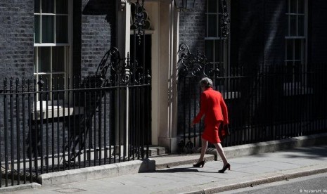 Para Pesaing Yang Ingin Menggantikan Theresa May Mulai Bertarung