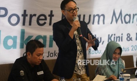 Direktur Eksekutif Celios Bhima Yudhistira (tengah)