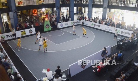 Suasana pertandingan IBL GoJek 3x3 (ilustrasi). Basket 3x3 dipertandingan untuk kali pertama di PON Papua.  