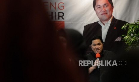 Ngopi Bareng Erick Thohir. Ketua TKN Jokowi-Maruf Amin, Erick Thohir menyampaikan paparan saat acara Ngopi bareng Erick Thohir di Jakarta, Selasa (27/11).