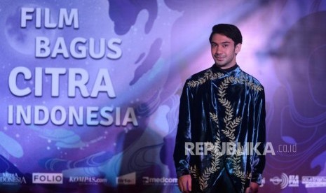 Reza Rahadian menjadi sutradara dalam miniseri 'Sementara, Selamanya' (Foto: Reza Rahadian)