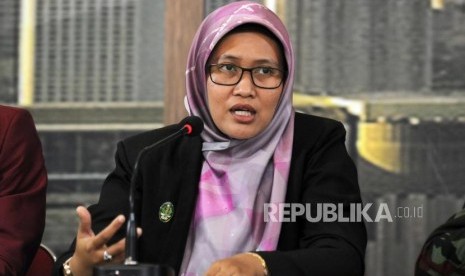 Nasyiatul Aisyiyah Terus Gaungkan Keluarga Muda Tangguh . Foto: Ketua Umum PP Nasyiatul Aisyiyah Diyah Puspitarini memberikan paparan pada Konferensi pers Perlawanan Terhadap Tindakan Terorisme dan Deklarasi Bersama Lawan Terorisme di Menteng, Jakarta, Rabu (16/5).