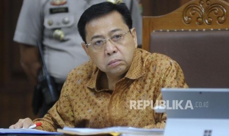 Sidang Lanjutan. Ekpresi  terdakwa kasus tindak pidanda korupsi KTP Elektronik Setya Novanto  di  ruangan persidangan  saat mengikuti sidang lanjutan di Pengadilan tindak pidana korupsi, Jakarta, Senin(22/1).