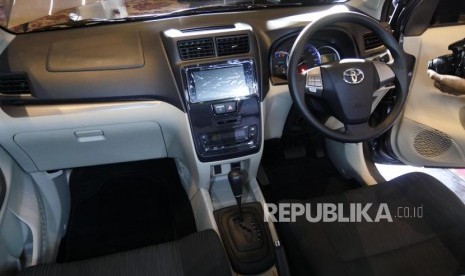 Tampilan baru interior Toyota New Avanza yang dipamerkan pada peluncuran New Avanza dan New Veloz 2019 di Jakarta, Selasa (15/1).