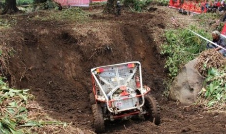 Srikandi Melia, Dari Laundry Menuju Offroad