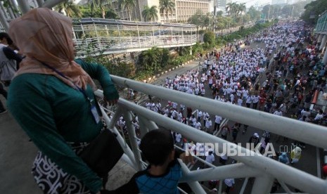 Ilustrasi gerak jalan sehat