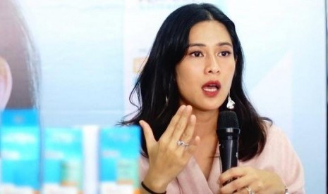 Sederet Bisnis Milik Dian Sastrowardoyo. (FOTO: Instagram/therealdisastr)