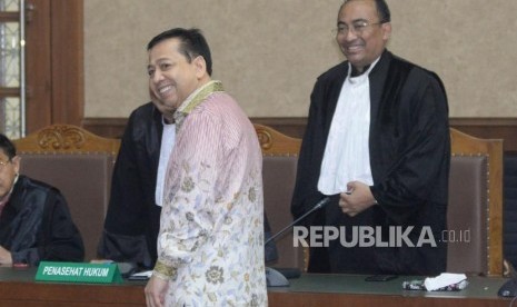 Terdakwa Kasus Korupsi Pengadaan KTP elektronik Setya Novanto berisap mengikuti sidang lanjutan dengan agenda pembacaan tuntutan oleh Jaksa Penuntut Umum (JPU) KPK di Pengadilan Tipikor, Jakarta, Kamis (29/3).