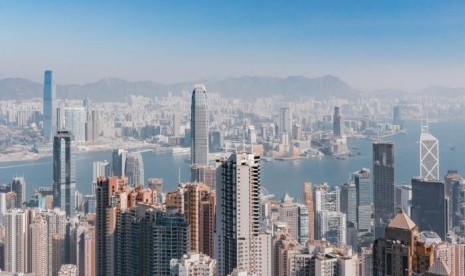 Selamat Tinggal! Orang Kaya di Hong Kong Kehilangan Status Miliarder. (FOTO: Unsplash)