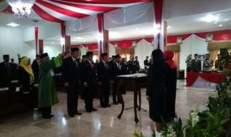  Pelantikan pimpinan DPRD karanganyar. Foto/Wardoyo