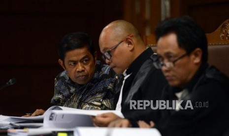 Terdakwa kasus dugaan suap proyek PLTU Riau-1 Idrus Marham saat menjalani sidang lanjutan di Pengadilan Tipikor, Jakarta, Selasa (29/1).