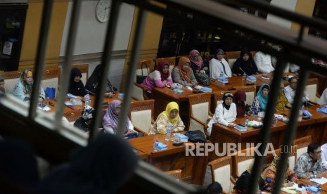 Jamaah korban penipuan First Travel melakukan rapat dengar pendapat umum (RDPU) bersama Komisi III DPR RI di Komplek Parlemen Senayan, Jakarta (ilustrasi)