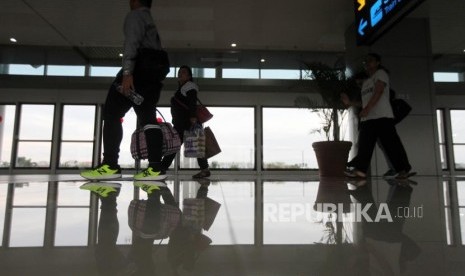 Penumpang melintas di terminal 3 Bandara Soekarno-Hatta, Tangerang, Banten. (ilustrasi)