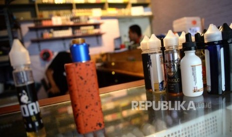 Rokok elektrik. Global Adult Tobacco Survey (GATS) melaporkan prevalensi pengguna rokok elektrik di Indonesia meningkat signifikan dalam kurun satu dekade. 