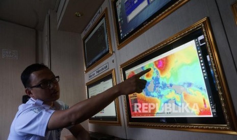 Bmkg Waspadai Cuaca Ekstrem Sepekan Ke Depan Republika