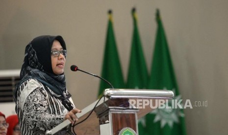 Aisyiyah Prihatin Kerap Muncul Benih Permusuhan di Indonesia. Foto: Sidang Senat Terbuka.  Ketua Umum Pimpinan Pusat Aisyiyah, Siti Noordjannah menyampaikan sambutan saat sidang senat terbuka Universitas Aisyiyah di Yogyakarta, Rabu (2/10/2019).