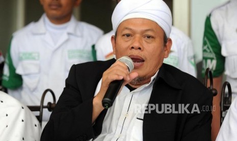 FUI Berbagi Kiat Hadapi Karantina Wilayah Bagi Muslim. Sekretaris Jenderal FUI KH Muhammad Al Khaththath.