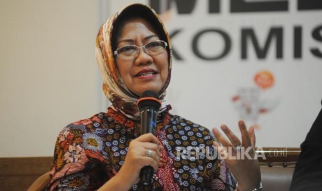 Diskusi Publik. Peneliti Senior LIPI R. Siti Zuhro dalam Diskusi Publik  yang bertempat di Media Center KPU, Jakarta, Selasa (07/11).