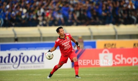 Kiper Persib Bandung I Made Wirawan.