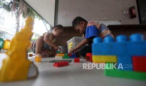 Sejumlah anak bermain lego di Ruang Publik Terpadu Ramah Anak (ilustrasi). Pemerintah melalui Kementerian Pemberdayaan Perempuan dan Perlindungan Anak akan meluncurkan e-Learning Ruang Bermain Ramah Anak (RBRA) agar dapat mendukung peningkatan kapasitas pengelola RBRA di daerah.