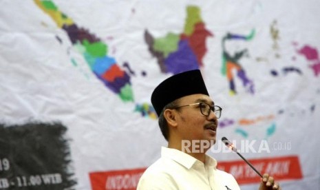 Tasyakuran Pemilu Damai. Ketua Umum Arus Baru Indonesia (ARBI), Lukmanul Hakim menyampaikan paparan saat tasyakuran atas Pemilu damai 2019 di Jakarta, Jumat (26/4/2019).