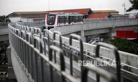 Skytrain crosses Terminal 1 Soekarno-Hatta airport, Tangerang, Banten.