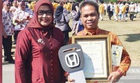 Lakukan Inovasi Pajak, Camat di Bogor Dapat Hadiah Mobil