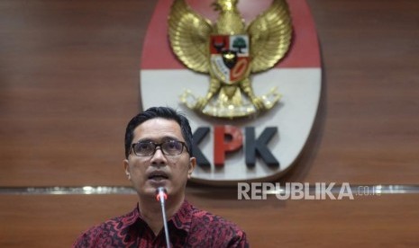 Perkebangan Kasus Suap Malang. Juru bicara KPK Febri Diansyah  menyampaikan konferensi pers di KPK, Jakarta, Selasa (9/4/2019).