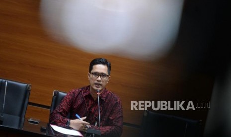 Perkebangan Kasus Suap Malang. Juru bicara KPK Febri Diansyah  menyampaikan konferensi pers di KPK, Jakarta, Selasa (9/4/2019).