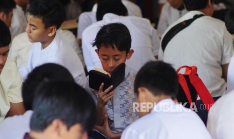 Pelajar SMP (Ilustrasi). Polisi telah mengantongi dua alat bukti kasus dugaan perundungan siswa SMP 16 Malang.