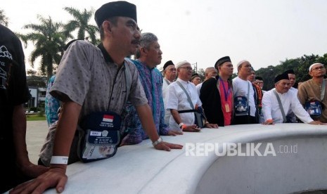 Kemenag Sumsel Gelar Serifikasi Pembimbing Manasik Haji. Foto ilustrasi sejumlah calon jamaah haji melaksanakan latihan manasik haji di Asrama Haji Pondok Gede, Jakarta.