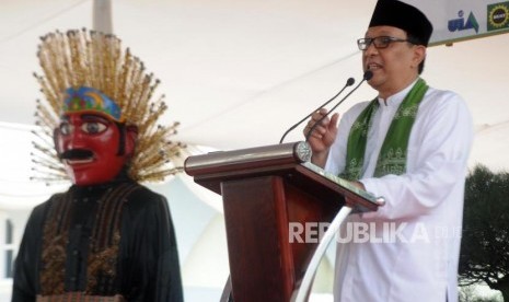 Senator Betawi Dailami Firdaus memberikan sambutan pada kegiatan Hajatan Betawi di Universitas Islam As-Syafi'iyah,  Pondok Gede, Bekasi, Jawa barat, Sabtu (11/11).