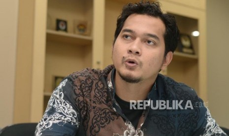 Aktor film dan aktivis dakwah, Cholidi Asadil Alam saat sesi wawancara  bersama republika di Jakarta, Senin (24/12).