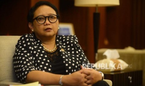 Menteri Luar Negeri Republika Indonesia, Retno Marsudi saat sesi wawancara bersama Republika di kantor kemenlu , Jakarta, Jumat (29/6).