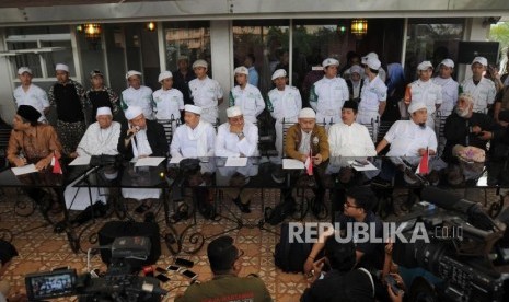 Konferensi pers Persaudaraan Alumni 212 di Tebet, Jakarta, Rabu (25/4).