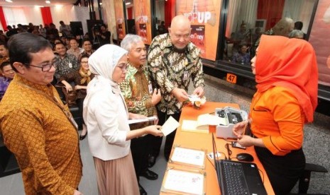 Antisipasi Kalah Saing, Pos Indonesia Mulai Jajal Digitalisasi. (FOTO: Sufri Yuliardi)