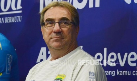 Pelatih Persib Robert Rene Alberts