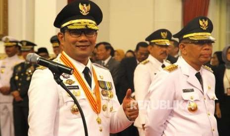 Pelantikan Kepala Daerah. Gubernur Jawa Barat Ridwan Kamil mengikuti pelantikan kepala daerah oleh Presiden Joko Widodo di Istana Negara, Jakarta, Rabu (5/9).