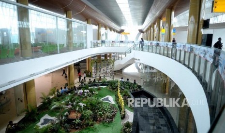 Bandara Aji Pangeran Tumenggung Pranoto, Samarinda, Kalimantan Timur. Bandar Udara Internasional Aji Pangeran Tumenggung Pranoto, Samarinda, Kalimantan Timur telah mempersiapkan 16 extra flight atau penerbangan ekstra dalam rangka mengantisipasi puncak arus mudik Lebaran 2023.