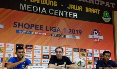 Penggawa Persib Minta Maaf Gagal Berikan Kemenangan di Kandang