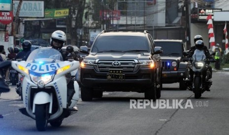 Iringan mobil Kapolri Jenderal Tito Karnavian saat akan meninjau lokasi kerusuhan antara narapidana dan petugas kepolisian di Rutan cabang Salemba, Mako Brimob, Kelapa Dua, Depok, Jawa Barat, Kamis (10/5).