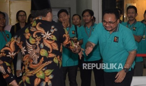 Ketua Umum Gerakan Pemuda Ansor Yaqut Cholil Qoumas (kiri) 